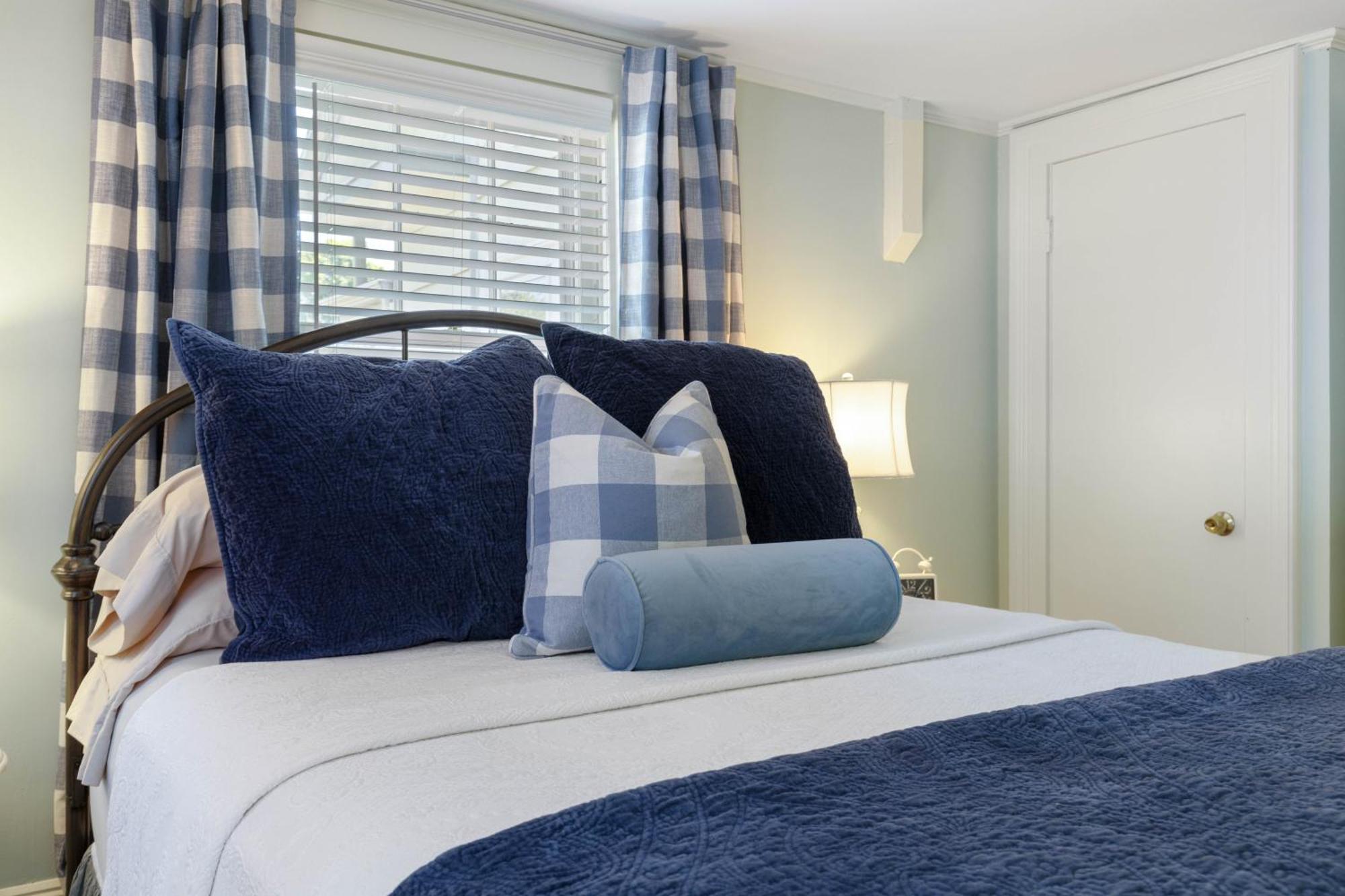 Westbrook Inn Bed And Breakfast Room photo